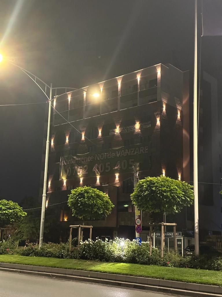 In Apart Hotel Bukares Bagian luar foto