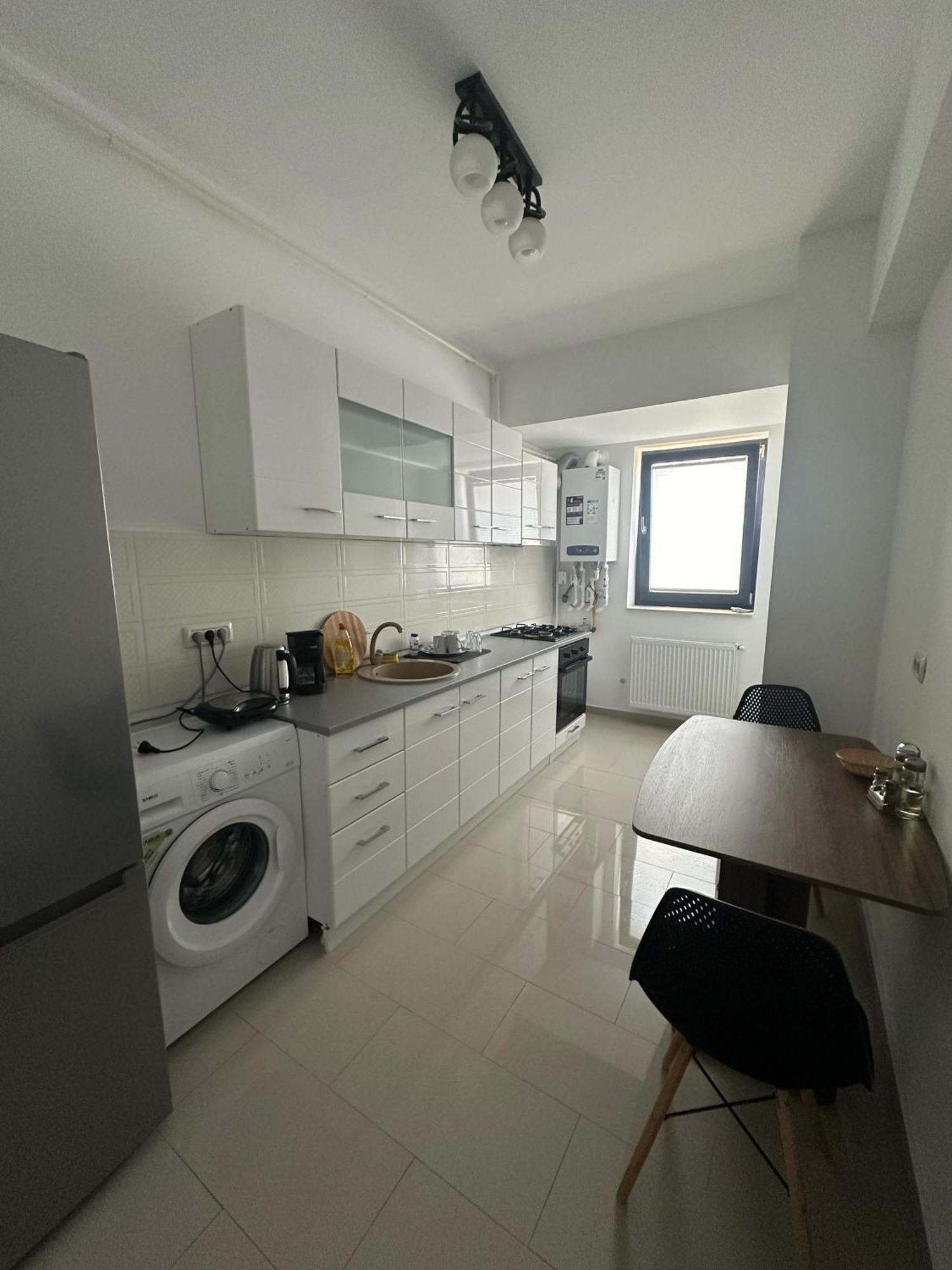 In Apart Hotel Bukares Bagian luar foto