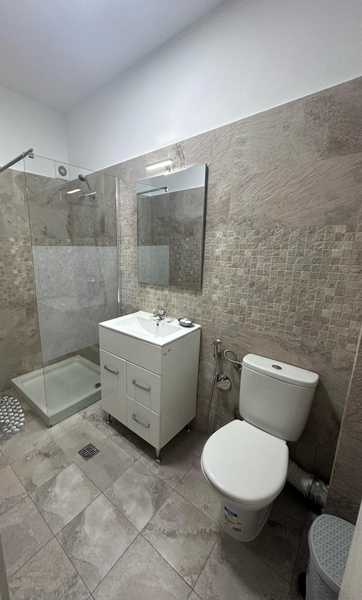 In Apart Hotel Bukares Bagian luar foto