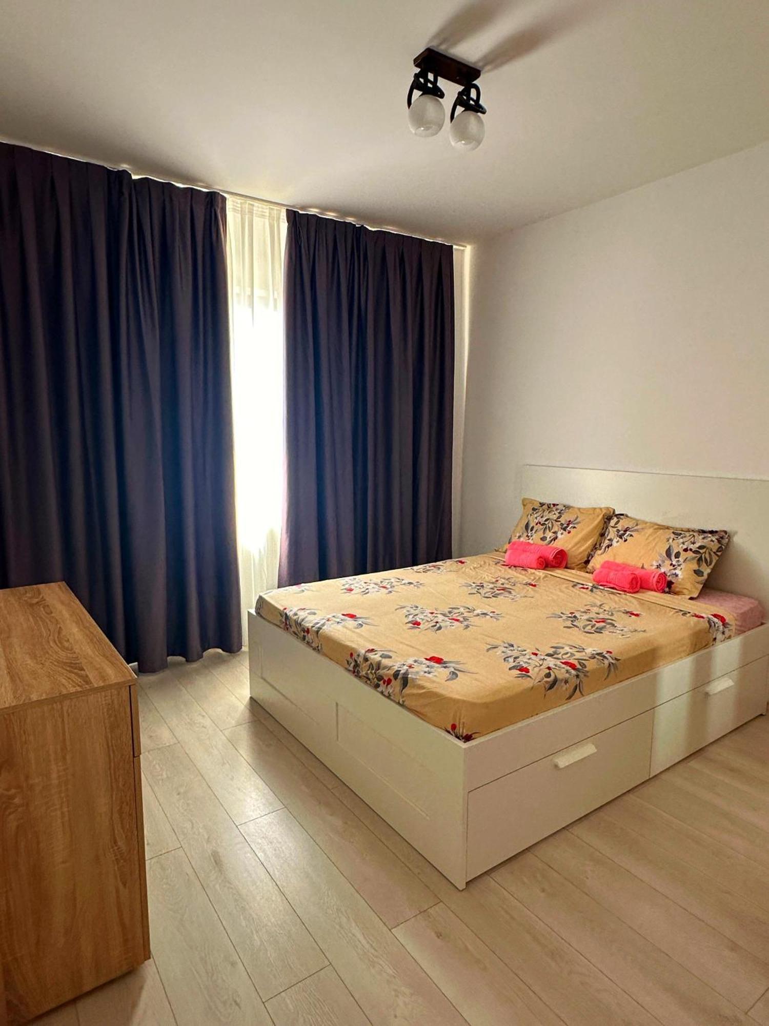 In Apart Hotel Bukares Bagian luar foto