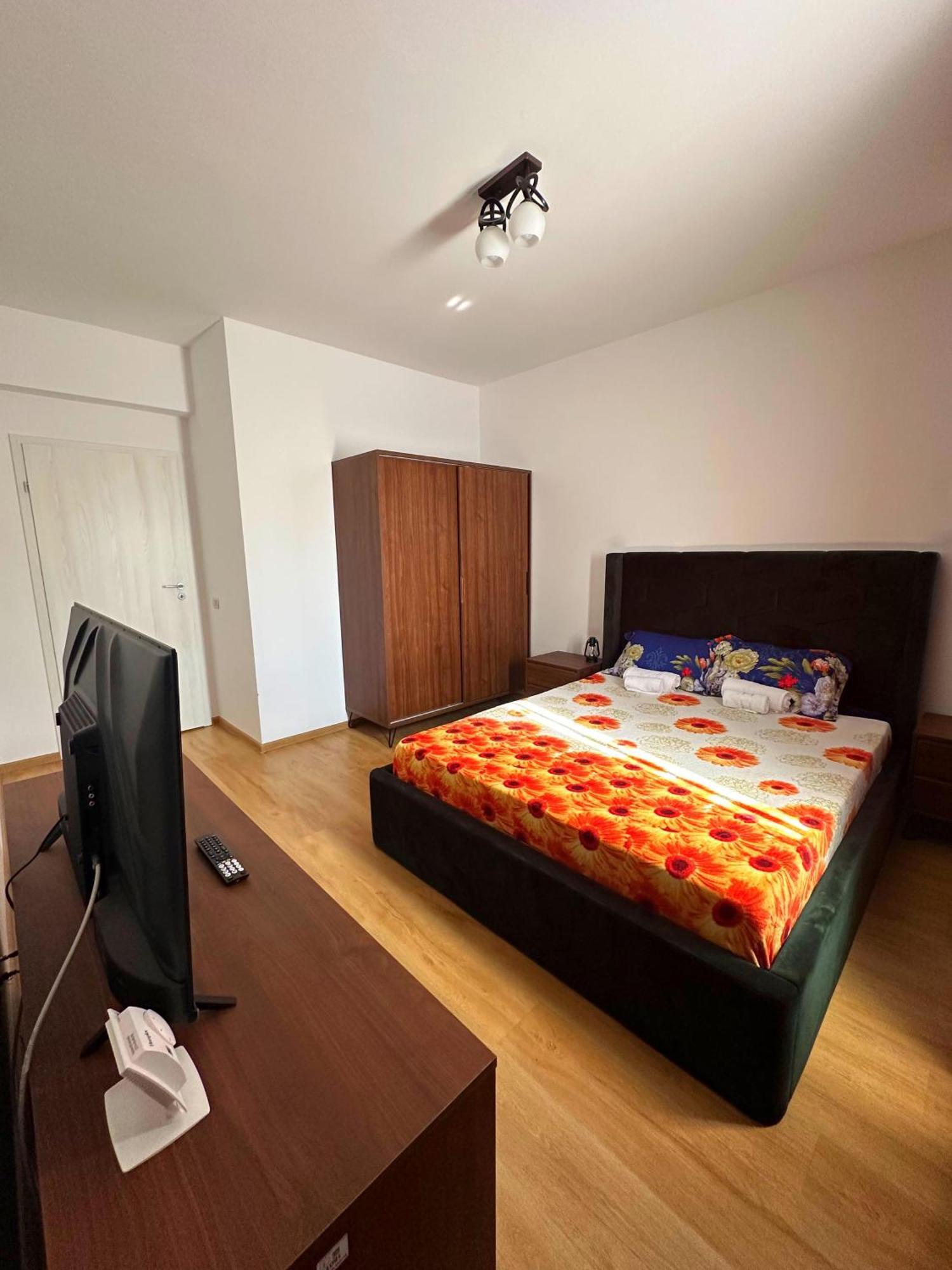 In Apart Hotel Bukares Bagian luar foto